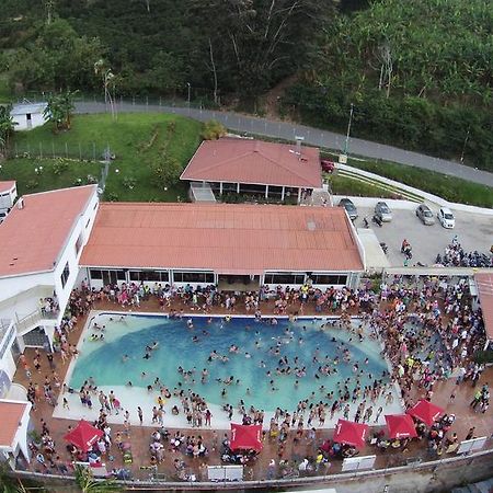 Sky Club Eco Hotel Belen de Umbria Екстер'єр фото