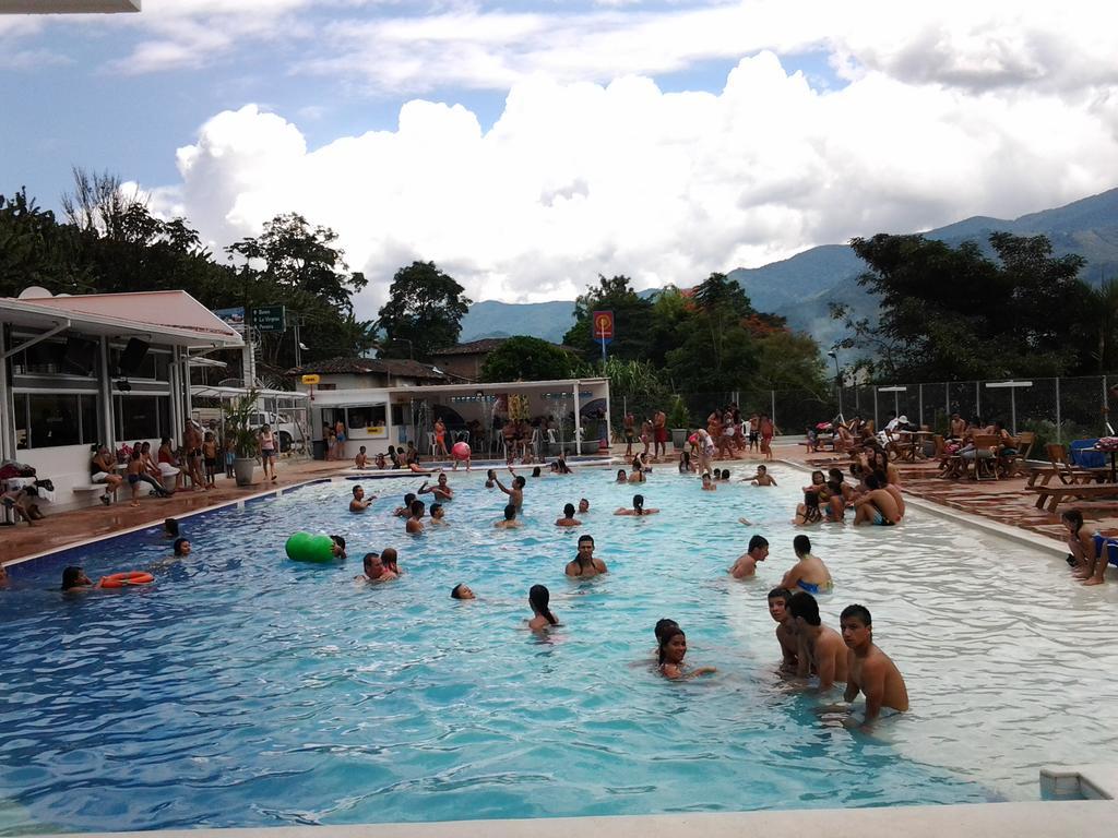 Sky Club Eco Hotel Belen de Umbria Екстер'єр фото