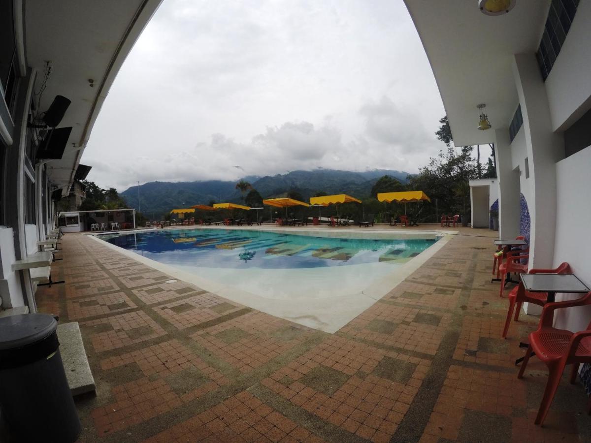 Sky Club Eco Hotel Belen de Umbria Екстер'єр фото